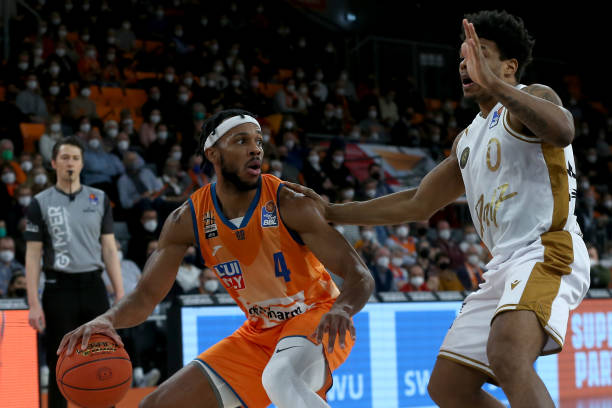 的重要纽带 的重要纽带