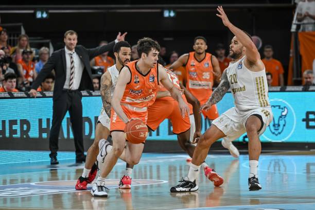 不仅是对球 不仅是对球