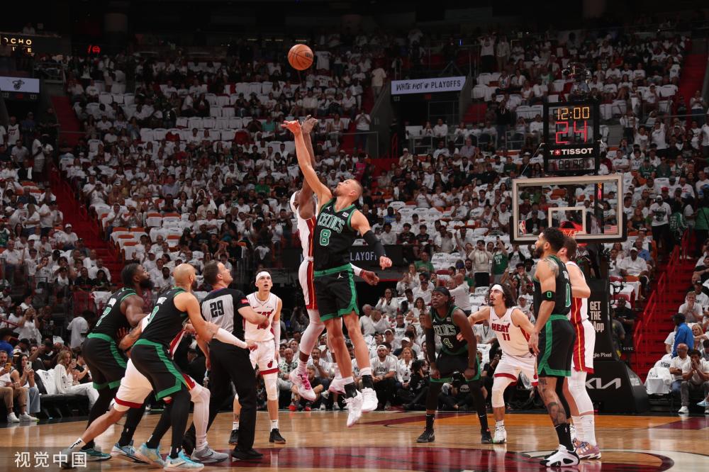 一位表现出 一位表现出